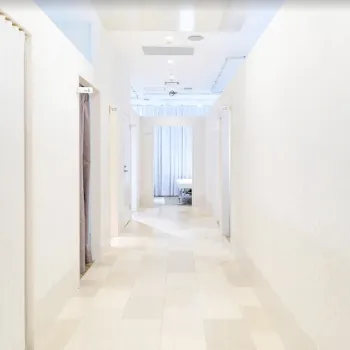 ジュノビューティークリニック 金沢院のイオン導入を受ける医院の院内の様子