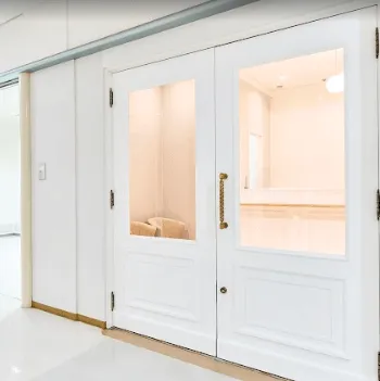 ジュノビューティークリニック 金沢院のイオン導入を受ける医院の入り口