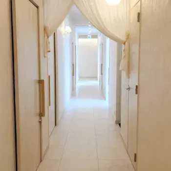 eスキンクリニック 金沢のエラボトックスを受ける医院の院内の様子