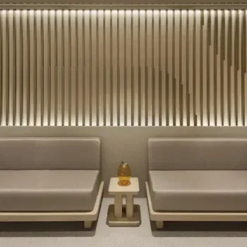 レジーナクリニック 石川/金沢付近1院の都度払いの医療脱毛を受ける前の待合室