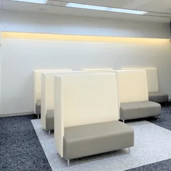 神戸元町ビューティークリニックのハイドラフェイシャルを受ける前の待合室