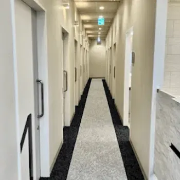 神戸元町ビューティークリニックのイオン導入を受ける医院の院内の様子