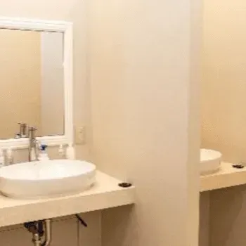 ルラ美容クリニック 神戸院のイオン導入を受けた後のパウダールーム