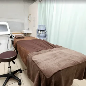 くみこクリニック 京都3院のイオン導入を受ける施術室