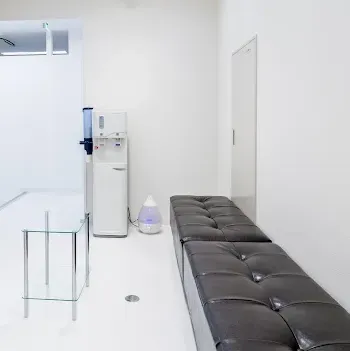 リゼクリニック 京都河原町院のイオン導入を受ける前の待合室