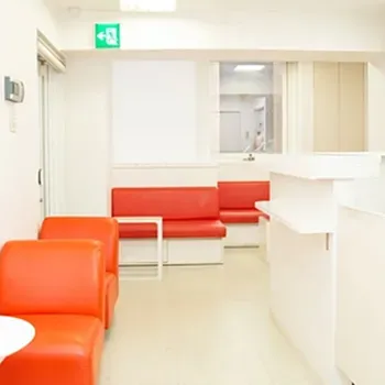 共立美容外科 京都院のイオン導入を受ける前の待合室