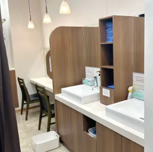 よつば会クリニック 名古屋2院のエラボトックスを受けた後のパウダールーム