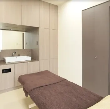 聖心美容クリニック 名古屋院の医療ハイフを受ける施術室