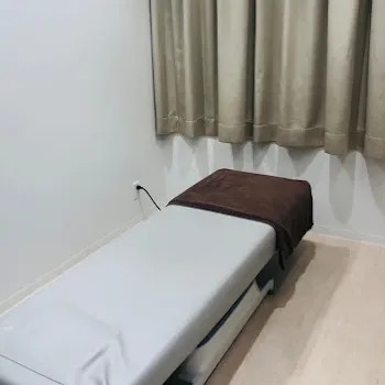 品川美容外科 名古屋2院の医療ハイフを受ける施術室