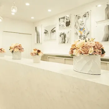 TCB東京中央美容外科のヒアルロン酸注射のイメージ