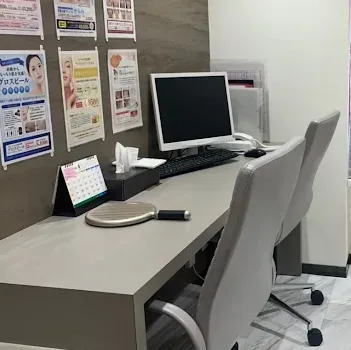 品川美容外科 名古屋2院のイオン導入を受ける前の診察室