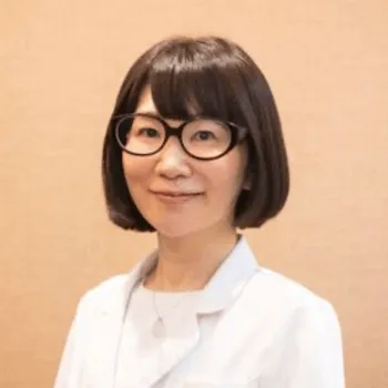 野村真由美スキンケアクリニックのフォトフェイシャルを担当する医師