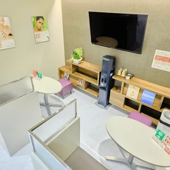 植村美容外科のフォトフェイシャルを受ける前の待合室