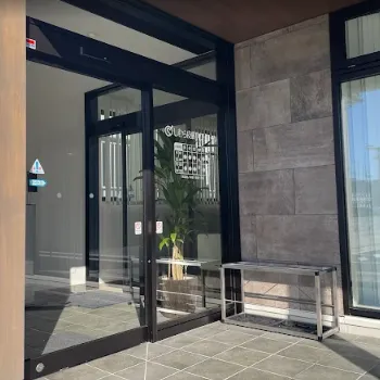 しむら皮膚科クリニックの入り口