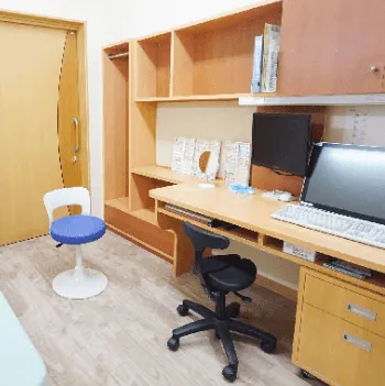 ふたば皮膚科のイオン導入を受ける前の診察室