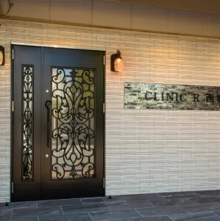 CLINIC R 西堀の入り口