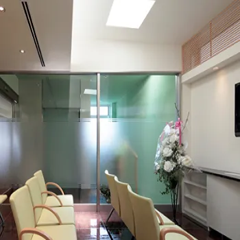 しぶや皮ふ科・形成外科のジェントルマックスプロの施術を受ける前の待合室