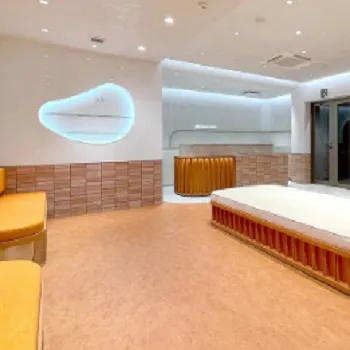 レジーナクリニック 岡山付近1院のジェントルマックスプロの施術を受ける前の待合室