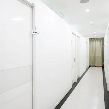 沖縄マリアクリニックのフォトフェイシャルを受ける前の院内風景