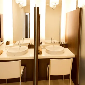 品川スキンクリニック 沖縄院のフォトフェイシャルを受けた後のパウダールーム