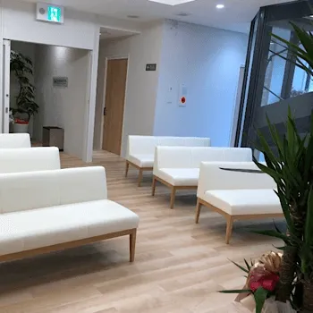 当山美容形成外科のフォトフェイシャルを受ける前の待合室