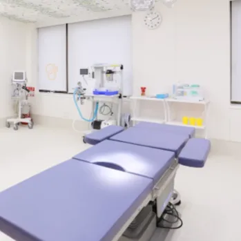 MIYAフェイスクリニックのエラボトックスを受ける施術室