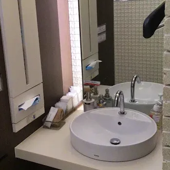 品川美容外科 大阪3院のエラボトックスを受けた後のパウダールーム