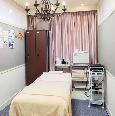 表参道スキンクリニック 大阪院のジェントルマックスプロによる施術を受ける施術室