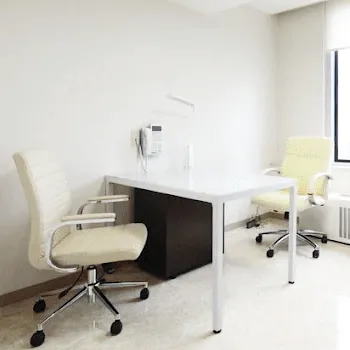 共立美容外科 大阪2院のヒアルロン酸注射を受ける前の待合室