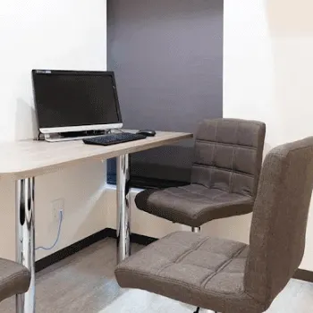 プライベートスキンクリニックのヒアルロン酸注射を受ける施術室