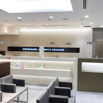 品川美容外科 大阪3院のヒアルロン酸注射を受けるクリニックの入り口