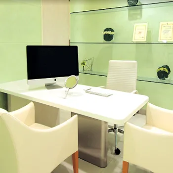 THE CLINIC 大阪院のモフィウス8を受ける前のカウンセリングルーム