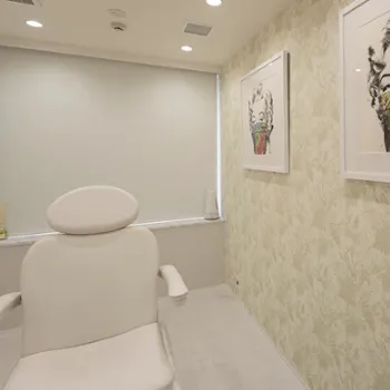 YANAGAWA CLINICのモフィウス8を受ける施術室