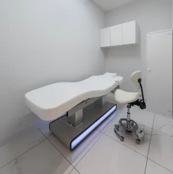 栄美容クリニックのポテンツァを受ける施術室