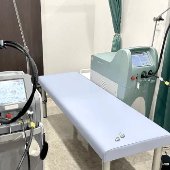 よつば会クリニック 栄・矢場町院のポテンツァを受ける施術室