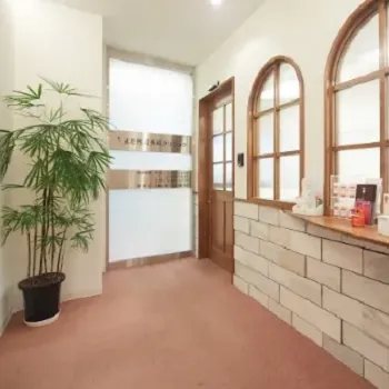 よだ形成外科クリニックの入り口