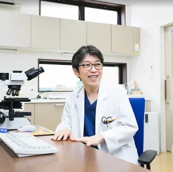 おくぐち皮ふ科クリニックのピコレーザーを受ける前の診察を担当する医師