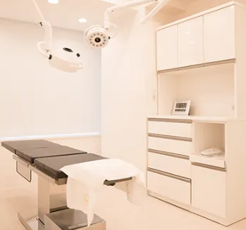 A CLINIC 新宿院のポテンツァを受ける施術室