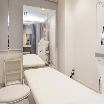 クリニーク心斎橋1院のポテンツァを受ける施術室