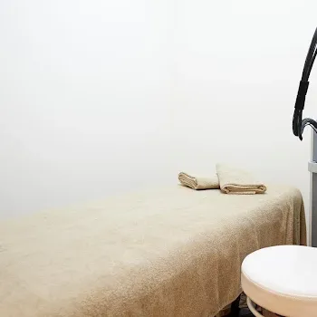 ルシアクリニック 東京3院のジェントルマックスプロによる施術を受ける施術室