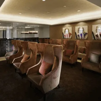 湘南美容クリニック 東京30院のヒアルロン酸注射を受けるクリニックの入り口