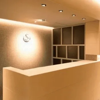 聖心美容クリニック 東京2院のヒアルロン酸注射を受けるクリニックの入り口