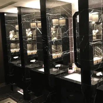 品川美容外科 東京13院のヒアルロン酸注射を受ける前の待合室