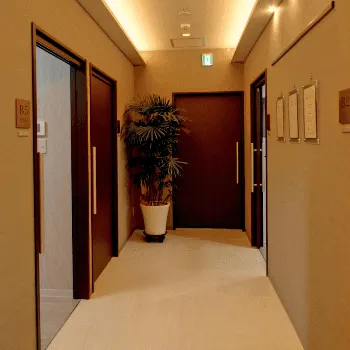 銀座よしえクリニック 東京7院のヒアルロン酸注射を受ける前の待合室