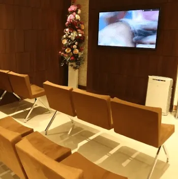 品川美容外科 東京13院のイオン導入を受ける前の待合室