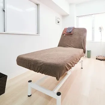 フィラークリニック 東京3院の肩ボトックスを受ける施術室