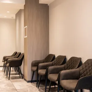 東中野皮フ科クリニックの肩ボトックスを受ける前の待合室