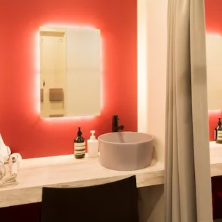 SELECT CLINIC 東京3院の肩ボトックスを受けた後のパウダールーム