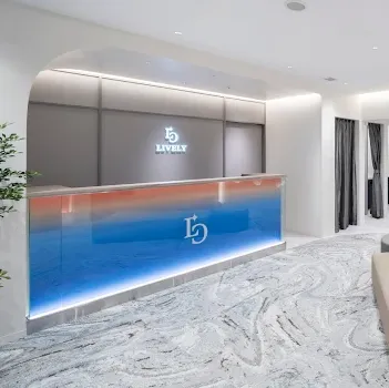 LIVELY CLINIC 浜松町院のオンダリフトを受ける前の受付