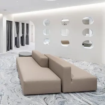 LIVELY CLINIC 浜松町院のオンダリフトを受ける前の待合室